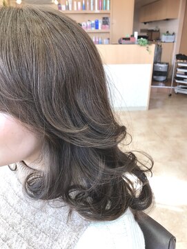 シュプール(Shupool) 大人ウエーブ (サロンスタイル)