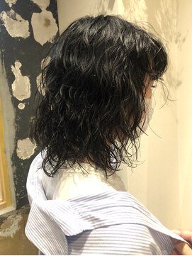 エディ(eddie) 【eddie】ウルフ黒髪パーマ