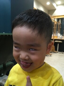 ヘアサロンアンドヘアメイクディー(hair salon hair make D) ボウズ やんちゃ スタイル スキンフェード 子供 キッズ カット