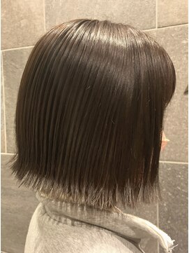 メゾン アヴァロ(Maison Avallo) #グレージュ#ミニボブ#外ハネボブ