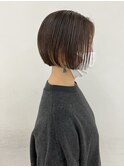 インナーカラー×ベージュぱつっとボブ