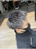 ウルフカット/モノトーンシルバー/刈り上げショート