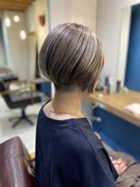 リュクスボーテ(LUXEBEAUTE') スジ感ハイライトグレイヘアー風