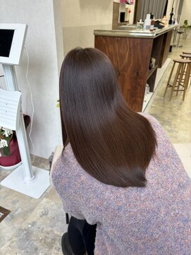 イル 大阪淀屋橋(i'll) 20代 30代 40代 ロング 髪質改善 ホワイトピンク 艶感くびれヘア