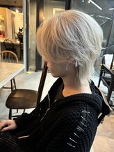 エフィールベルタ(afeel belta) 韓国風センターパートウルフ×ハイトーン