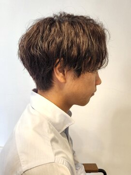 ニアウ 伊勢崎連取店(Niau) センターパートウルフ縦落ちツイストスパイラルパーマ