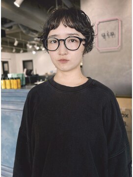 クイン(qin) ベリーショートニュアンスパーマ