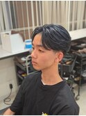 センターパート×テーパーフェード/ブルーブラック