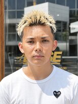 ベース(BASE)&nbsp;Cafe&Barber BASE×金髪スパイキーショート