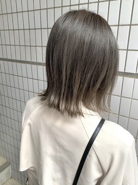 ヒート バイ アンカットラウンジ 渋谷(HEAT by UNCUT&LOUNGE) ○切りっぱなしボブ/アッシュベージュカラー/イルミナカラー