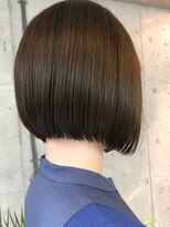 サクラ オモテサンドウ(SAKURA)&nbsp;切りっぱなしボブ×カーキグレージュ《表参道/北参道》