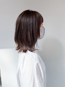 エヌ トーキョー(enu TOKYO) 30代40代女性に人気!色っぽあふれるミディアムヘア 白髪ぼかし