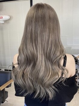 今までカラーやブリーチで満足されたことがない方にオススメ！艶感ある色味で人気のハイライト特化サロン☆