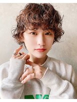 ホロ(hollo)&nbsp;ミディアムウルフレイヤーパーマプードルパーマ