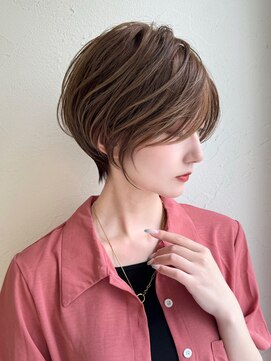 アンド ストーリーズ(&STORIES) 前髪あり耳掛け丸みくびれ大人ショートボブ20代30代40代50代＊