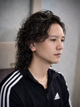 ジ オブスキュア(THE OBSCURE) メッシュウルフ×スパイラルパーマ