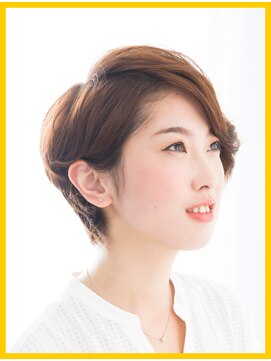 ヘアー リラックス 風香(HAIR RELAX) ３０代・くびれ前下がりショート・モテるふんわりショートヘア