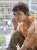 マッシュショートカーキグレージュ大人かわいいフェザーバング