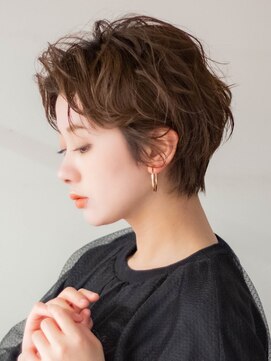 サーカス バイ ビュートリアム 青山(CIRCUS by BEAUTRIUM) ウェーブハンサムショート20代30代40代大人可愛い青山表参道