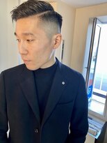アップバング　スキンフェード　ツーブロック　ツイストパーマ