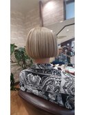 ミルクティーベージュのワンレンホブ