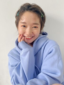 エマエコル(Emma ecole) Emma ecole ハイトーングレージュ×オン眉ピンアレンジ by Mai