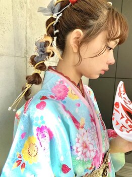 ネオリーブルカ 御茶ノ水店(Neolive Luca)の写真/袴着付け&ヘアで大切な卒業式の日を華やかに演出☆【卒業式袴着付け+ヘアセット¥14300/袴着付けのみ¥9900】