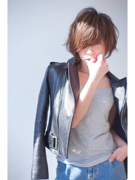 フェリアファム 北千里(FERIA fam) インナーカラー/ハイライト/縮毛矯正/レイヤーカット/髪質改善