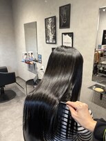 アクロマティック(Achromatic)&nbsp;艶髪カラー