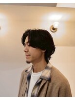シーンバイラッド ヘルム(SCENE by RAD helm)&nbsp;センターパートで魅せる爽やかビジネススタイルメンズカット艶感