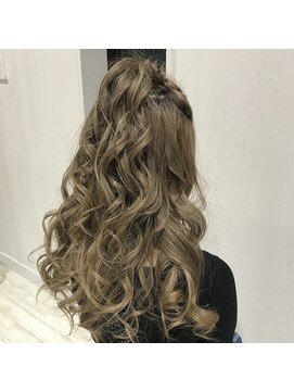 リジョイスヘア エン(REJOICE hair EN) ポニー風ハーフアップ 【REJOICEhair EN 根本亜弥】