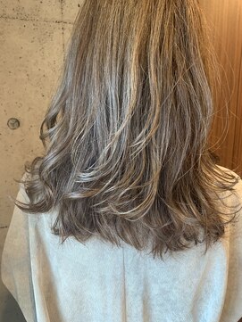 リラ バイ クオーレ(LIRA by CUORE) アディクシーグレージュ