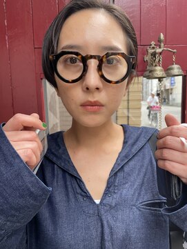 リル(Lilu) 2021 センターパートハンサムモードショート