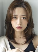透明感ベージュブラウンカラーと大人ハッシュカットレイヤー