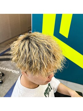 ダズルヘアラッシュ(DAZZLE hair RUSH) ブリーチ毛にもツイストスパイラルパーマ！