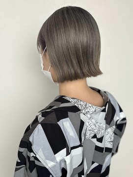 ノルン(norn) グレベージュ切りっぱなしスタイル