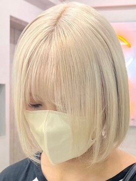 ウィコ 新宿(WICO) ホワイトベージュ[新宿駅/デザインカラー/レイヤーカット]