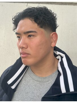 グラッシー(GLASSY) スペインカール/スパイキーショート/フェザーパーマ/：フェード