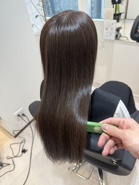 エミュスト(Emuest) ブリーチ無し　グレージュ