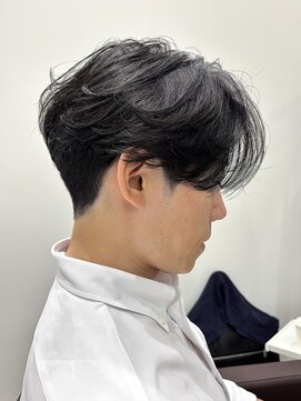 カルム(kalm) 毛流れセンターパートニュアンスパーマカルマヘアメンズパーマ