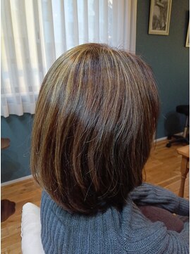 リビングルームス 茅ヶ崎(Living rooms) ポイントブリーチ/メッシュ/白髪ぼかし/白髪活かし