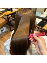 シキオリ(SHIKIORI)&nbsp;柔らかく透明感のあるオリーブカラー◎