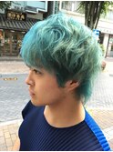 メンズも派手髪★クリアブルー