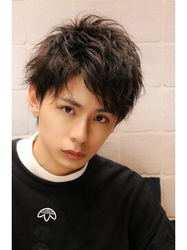 ネイビー(NAVY) アッシュグレージュ 透明感カラー 束感ショートスパイラルパーマ