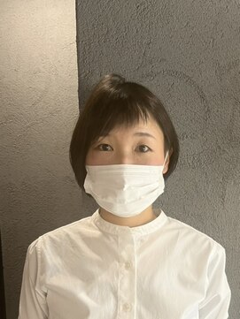 イロ(IRO) 前髪短めナチュラルボブ