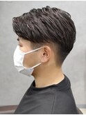 ニュアンスパーマセンターパートコンマヘアツーブロック