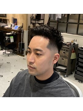 ルドローブラントオオサカ(LUDLOW BLUNT Osaka) 【LUDLOW BLUNT】スキンフェード 癖毛風ニュアンスパーマ 男性