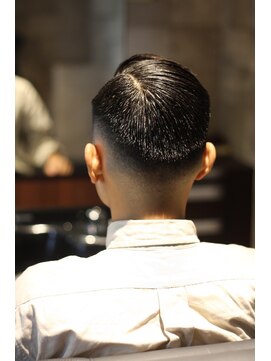 キングスマン トーキョー 国分寺(KINGSMAN TOKYO) アップバング/ツーブロック/スキンフェード[国分寺/国分寺駅]