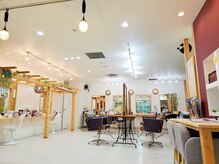 アーチフォーヘアー 梅田店(a-rch for hair)の雰囲気（☆店内は明るいウッド調のデザイン☆）