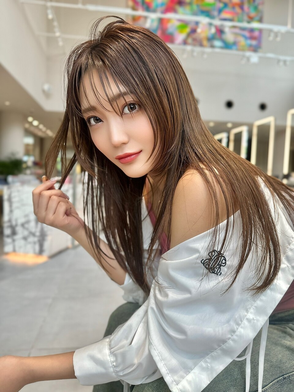 動きあるナチュラルロングストレートレイヤー：L211642312｜ミンクス